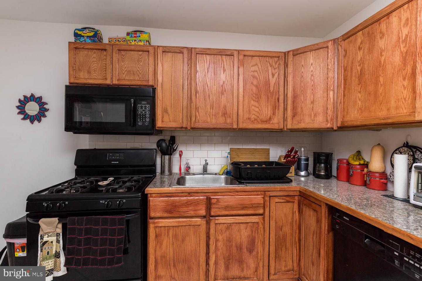 535 E Girard Ave #2 Property Photo 4