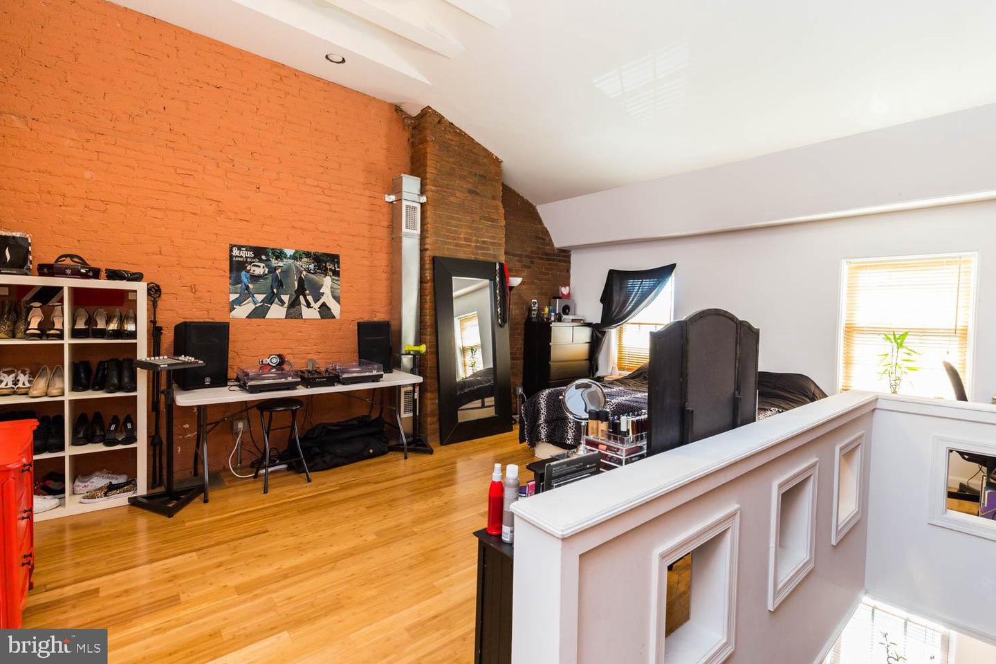535 E Girard Ave #2 Property Photo 10