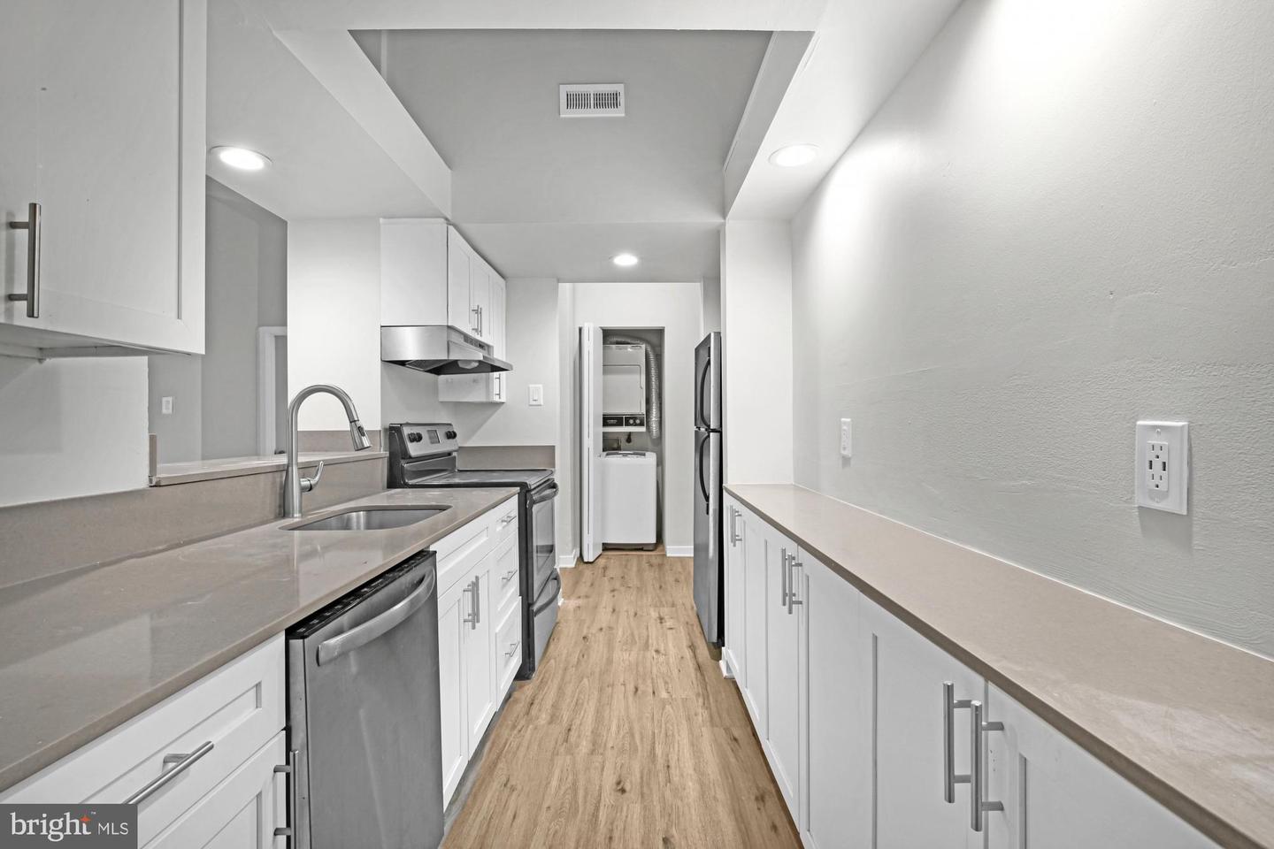 303 Vine St #309 Property Photo 1