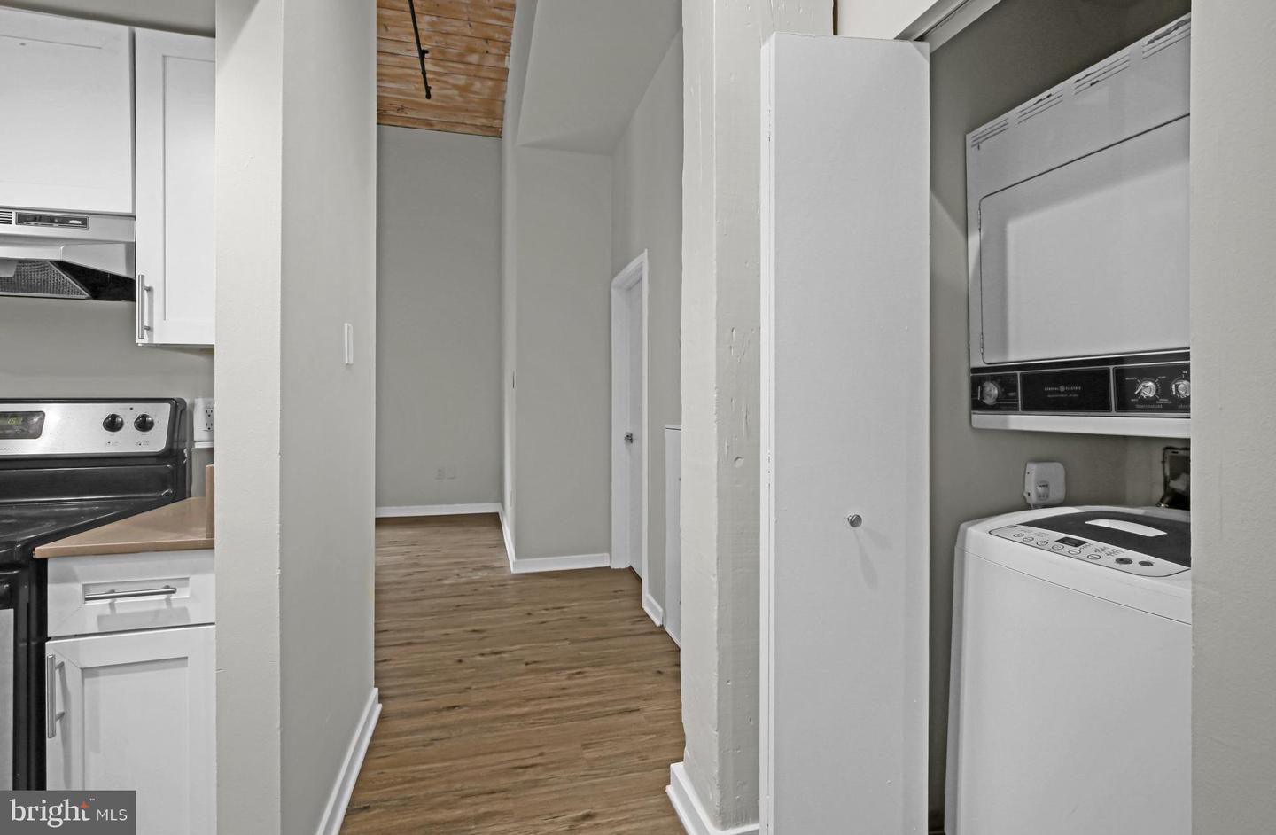 303 Vine St #309 Property Photo 4
