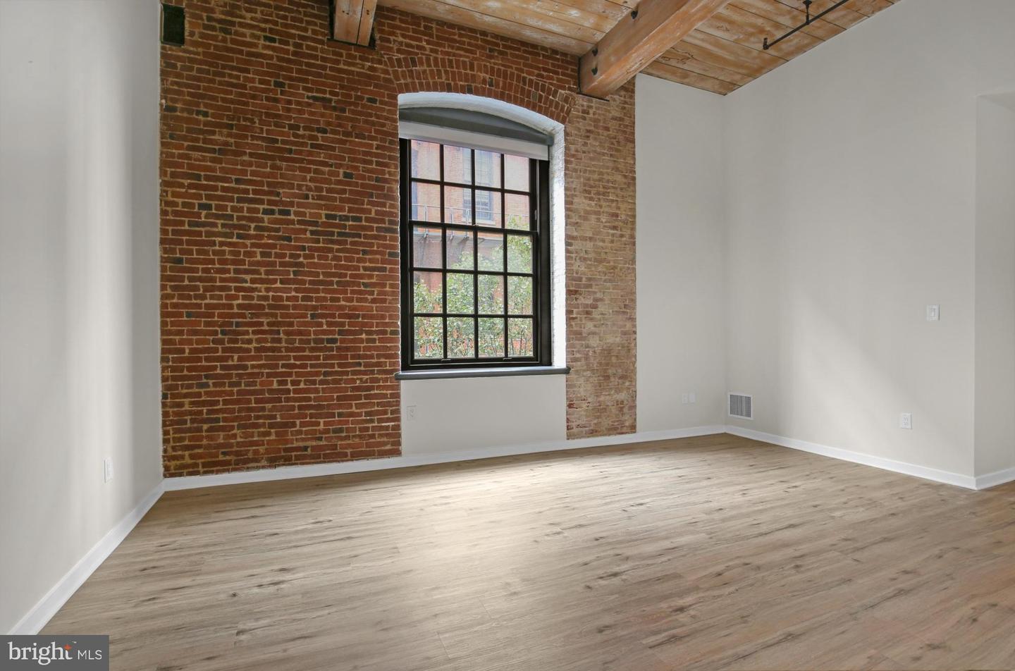 303 Vine St #309 Property Photo 5