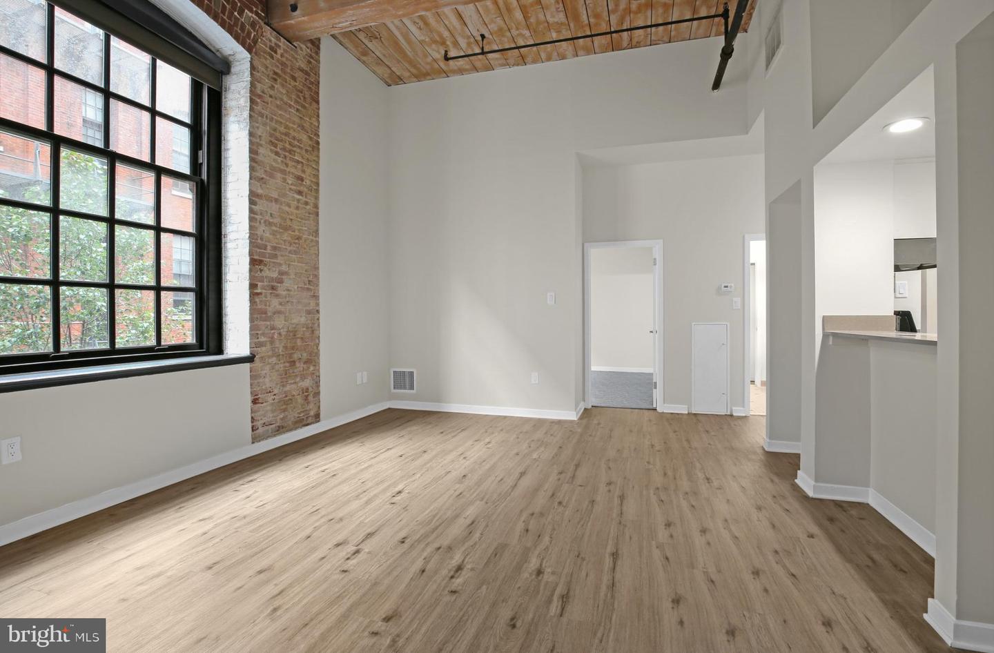 303 Vine St #309 Property Photo 6