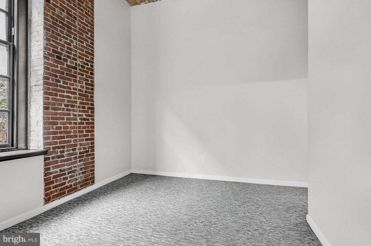 303 Vine St #309 Property Photo 11