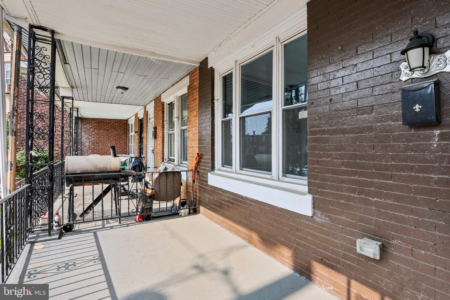 308 S 56th St Property Photo 4