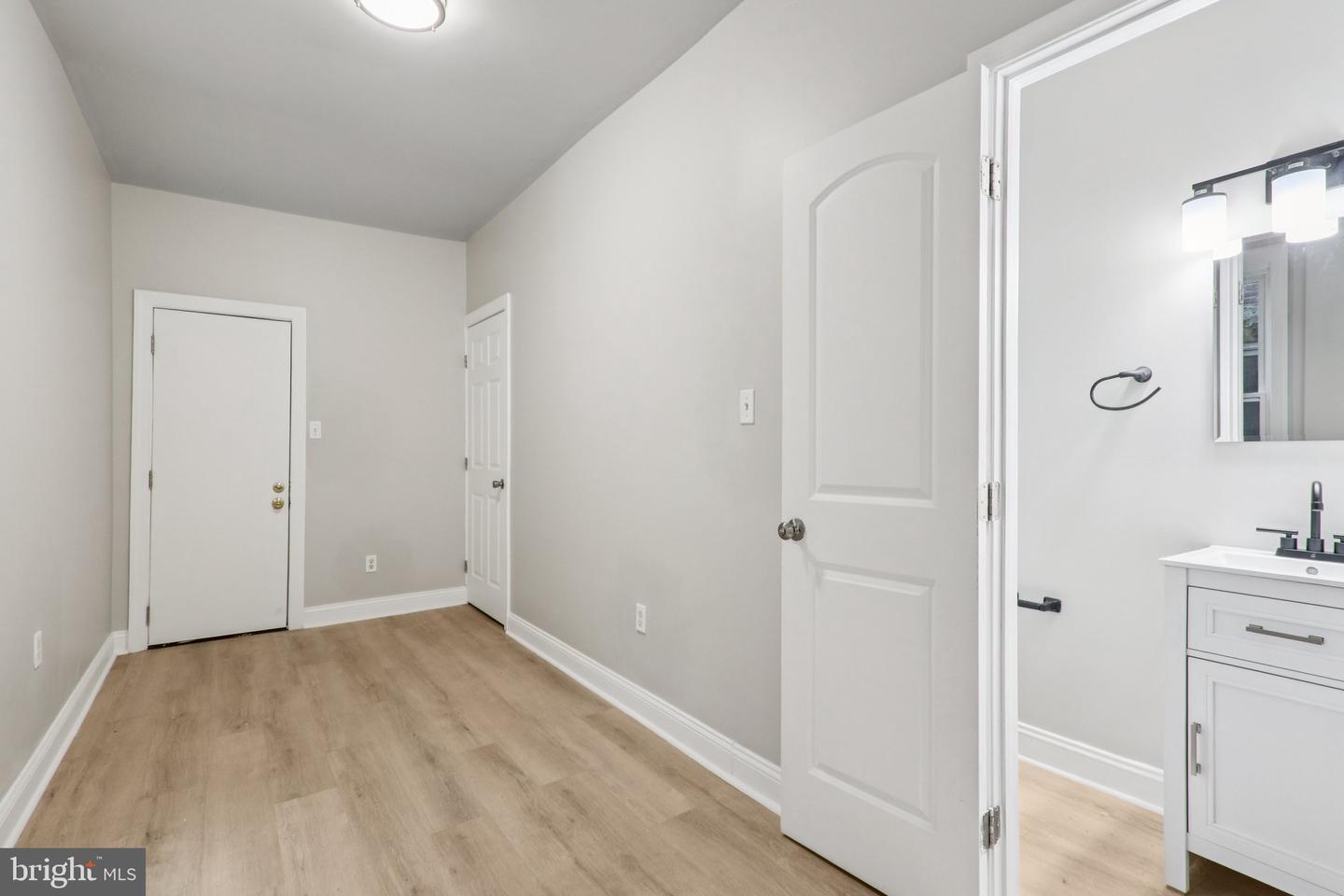 308 S 56th St Property Photo 17