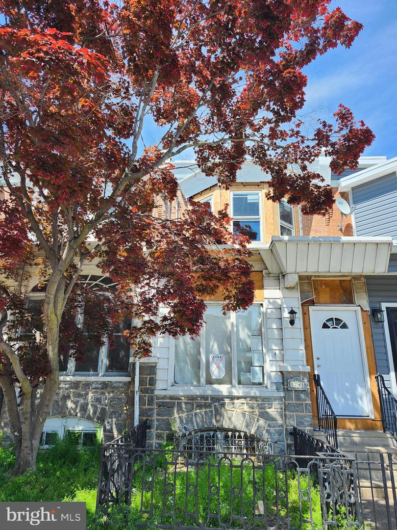 5741 Arch St Property Photo 1