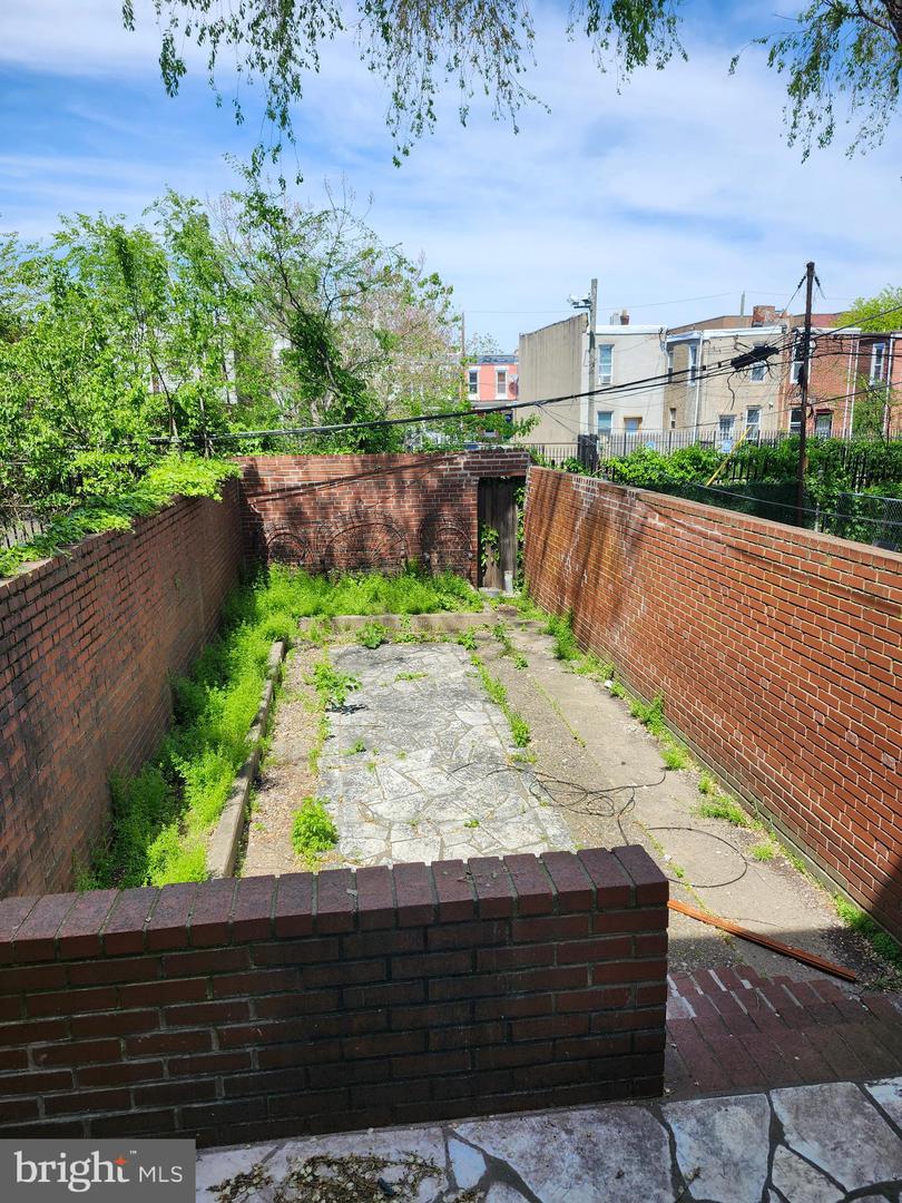 5741 Arch St Property Photo 8