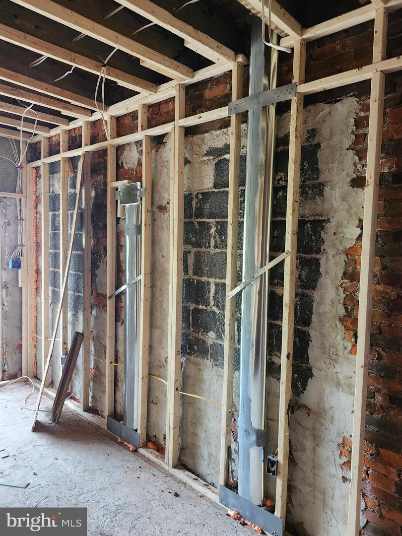 5741 Arch St Property Photo 10