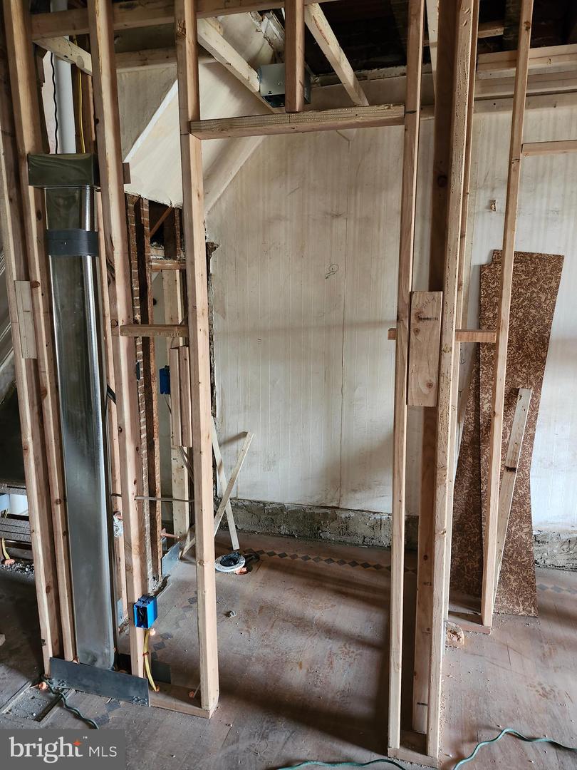 5741 Arch St Property Photo 11