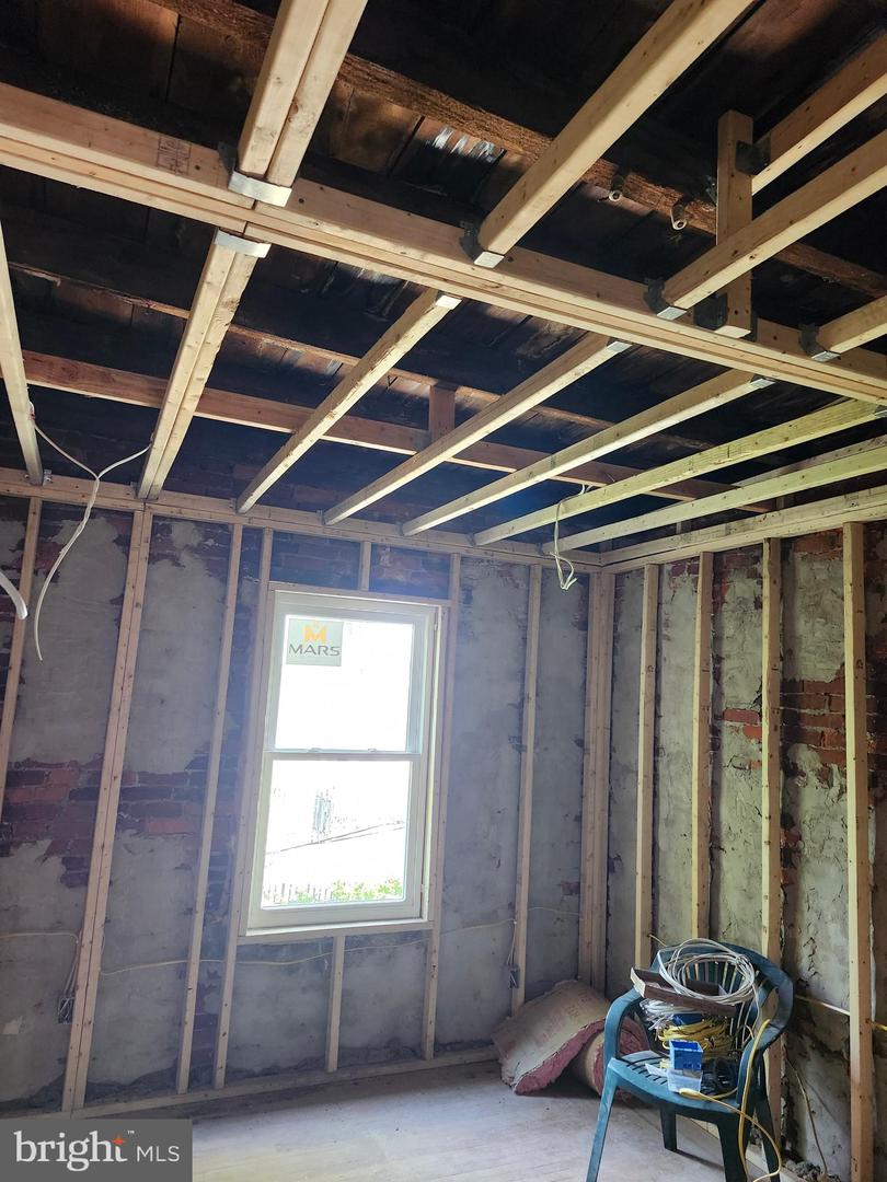 5741 Arch St Property Photo 15