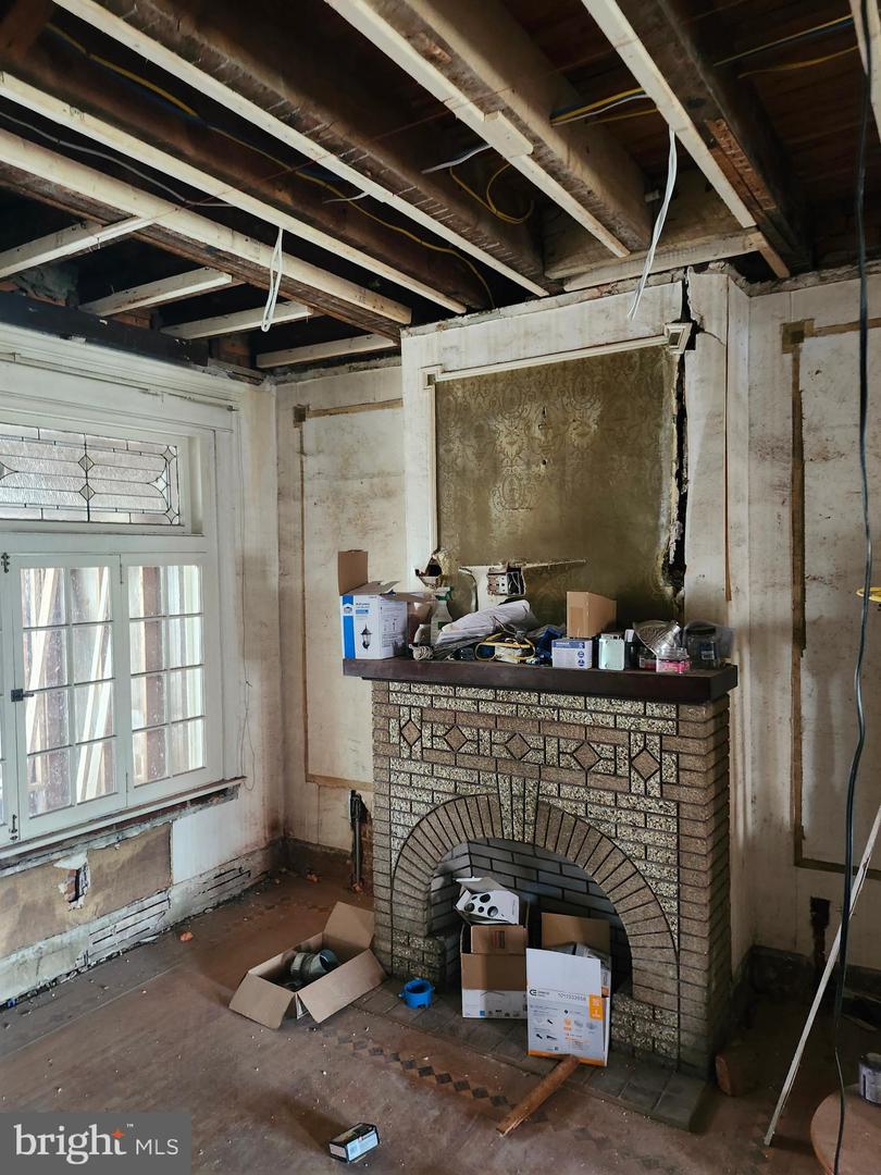 5741 Arch St Property Photo 18