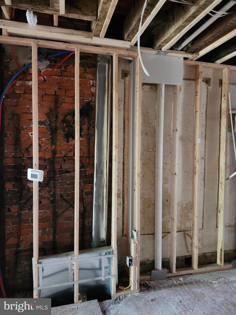5741 Arch St Property Photo 22