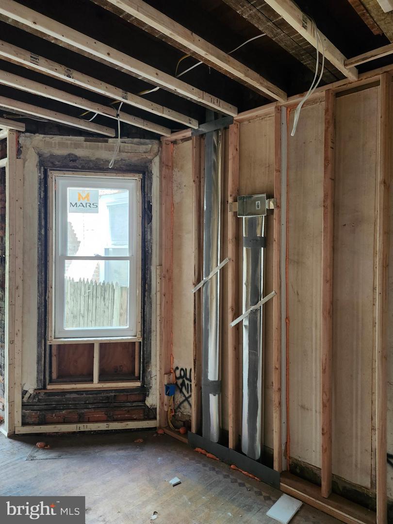 5741 Arch St Property Photo 23
