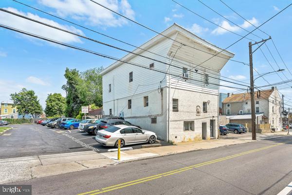 422 Fountain St Property Photo 3