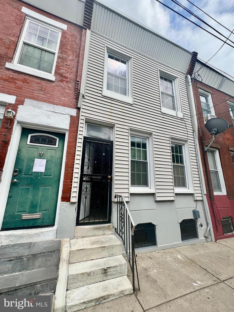 1719 S Chadwick St Property Photo 1