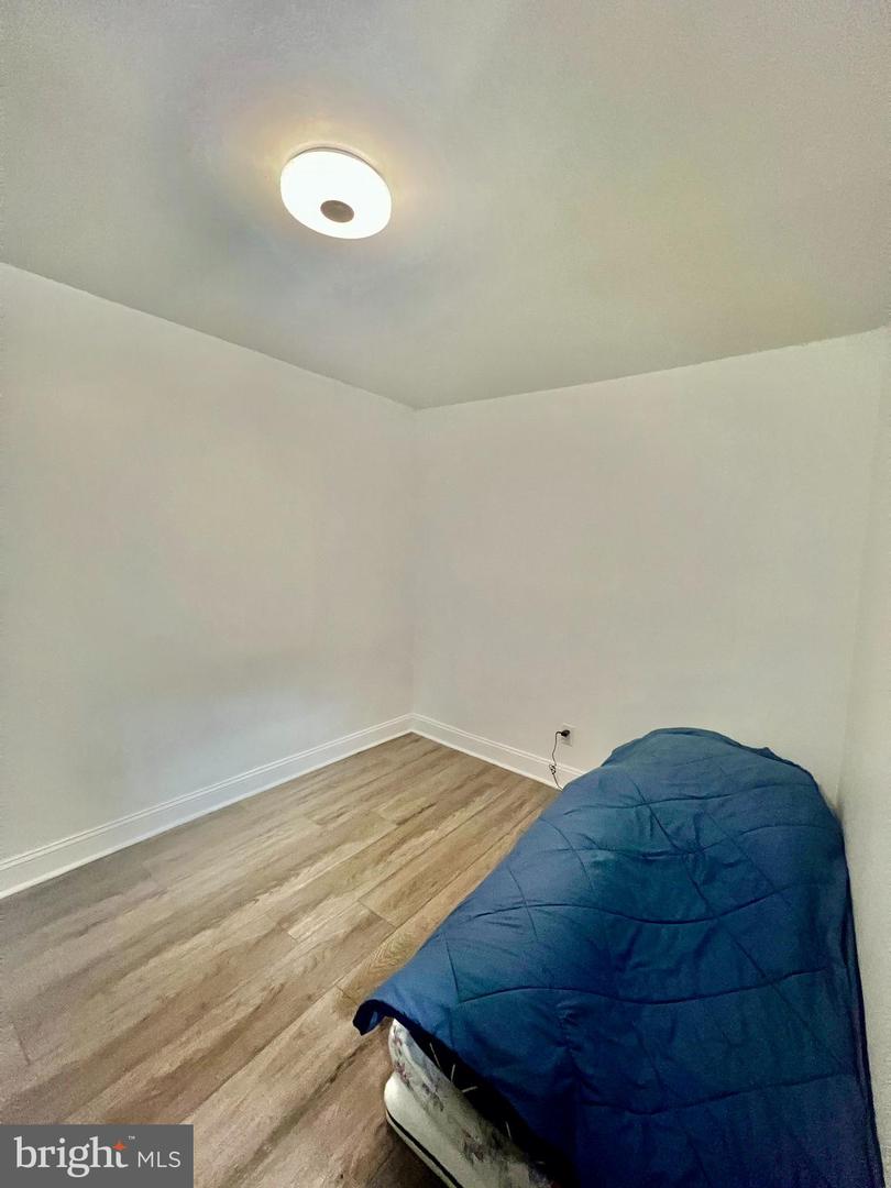 1719 S Chadwick St Property Photo 8