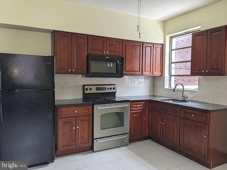 1512 Wolf St Property Photo 1