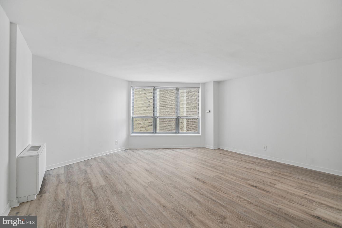 224-30 W RITTENHOUSE SQ #3002 Property Photo 1