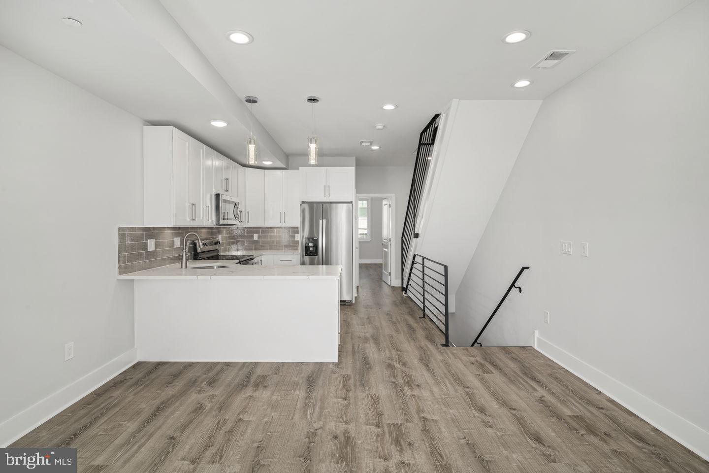 1302 N Marshall St Property Photo 4