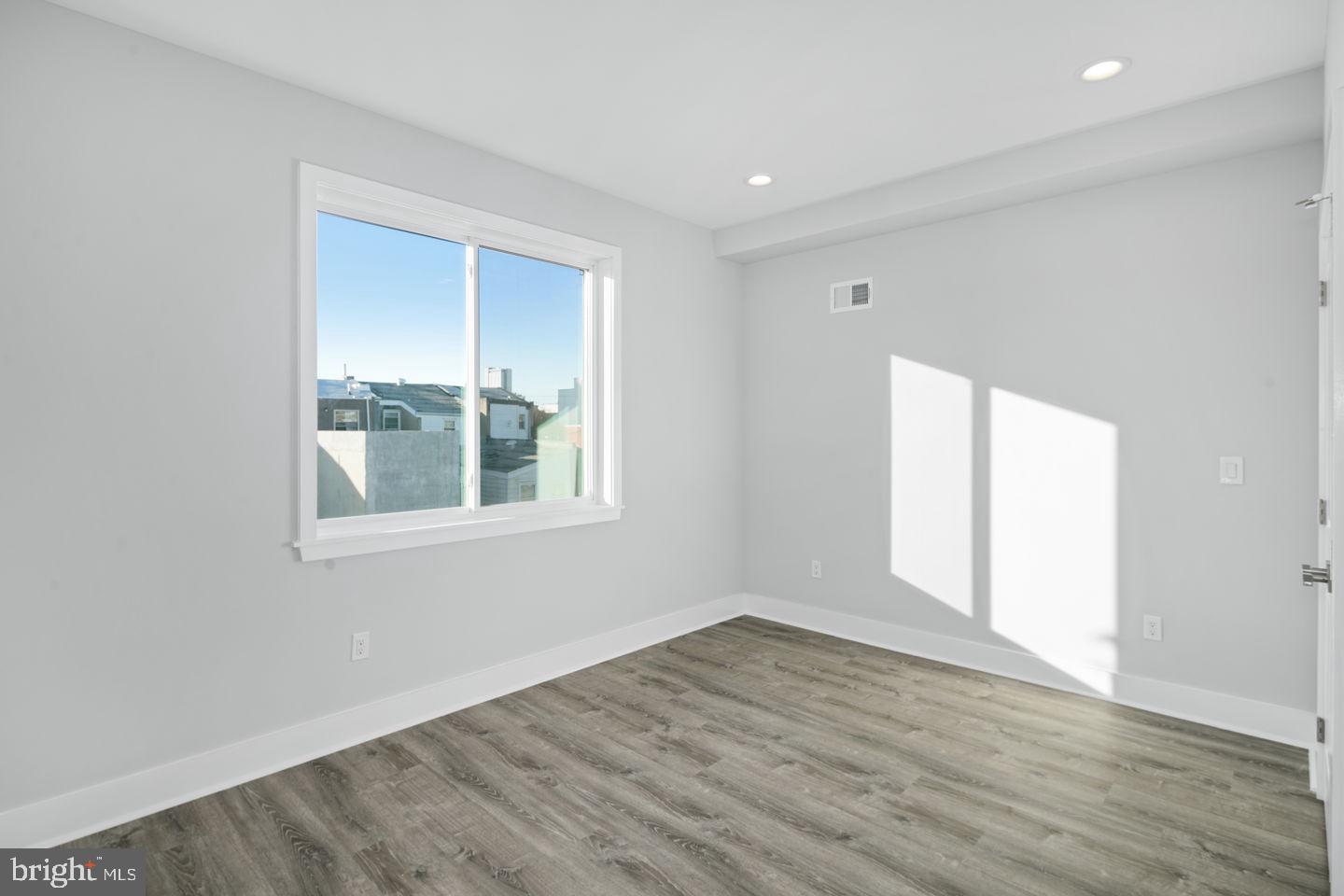 1302 N Marshall St Property Photo 14