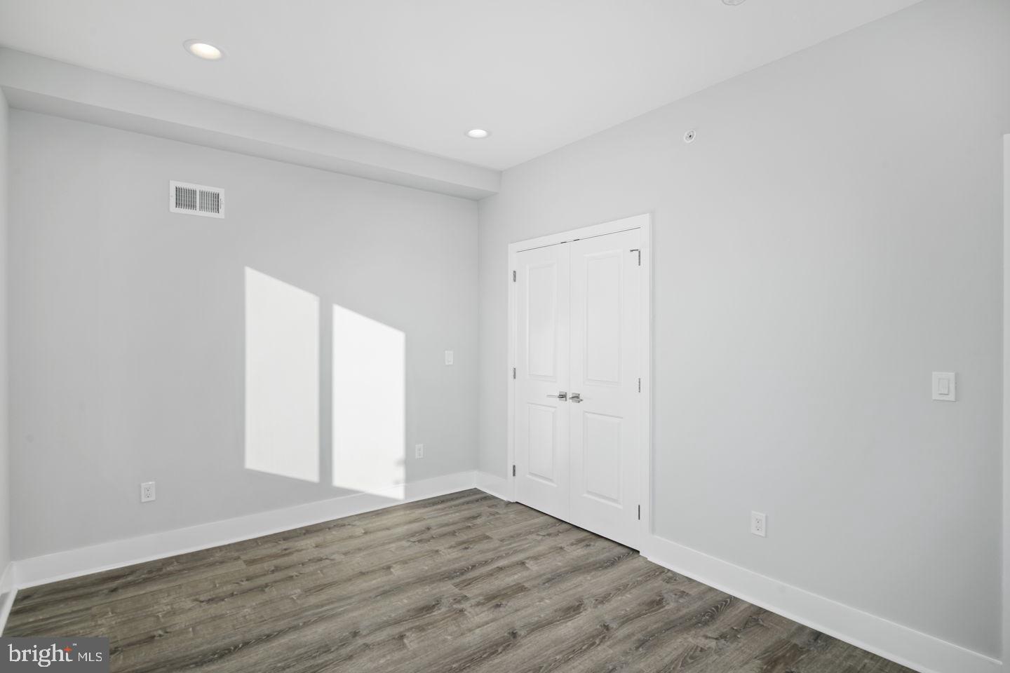 1302 N Marshall St Property Photo 15