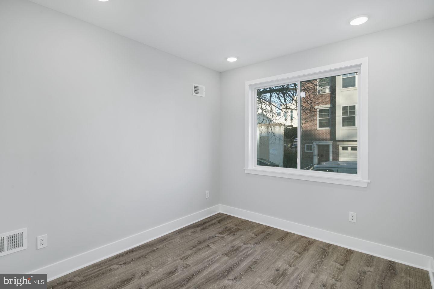 1302 N Marshall St Property Photo 28