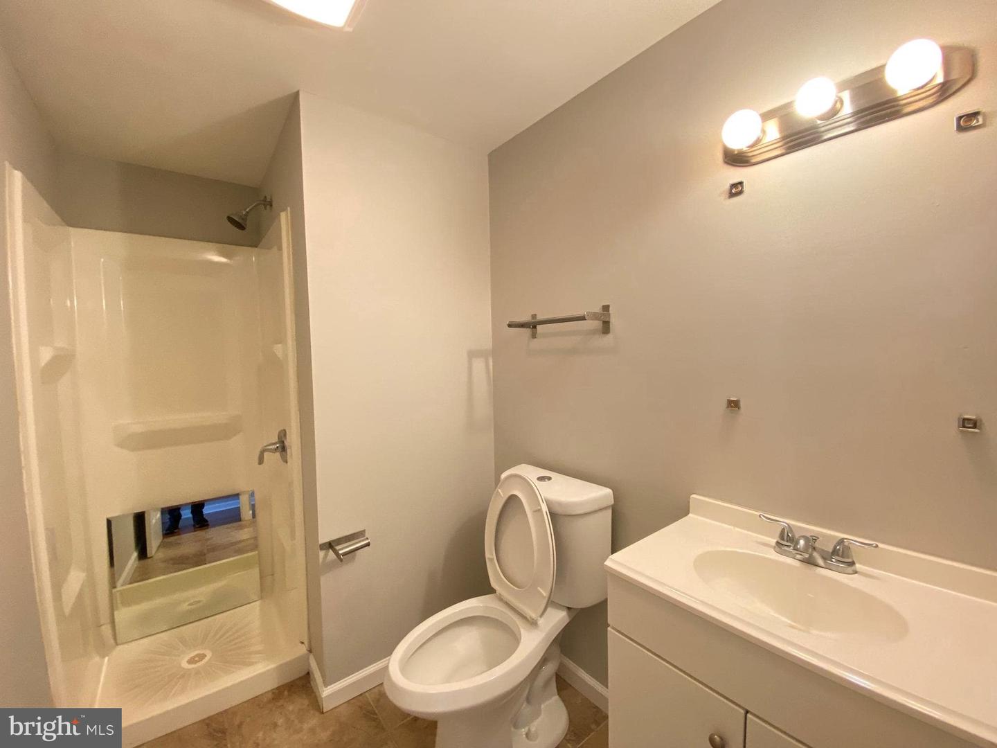 1811 Cecil B Moore Ave #c Property Photo 7