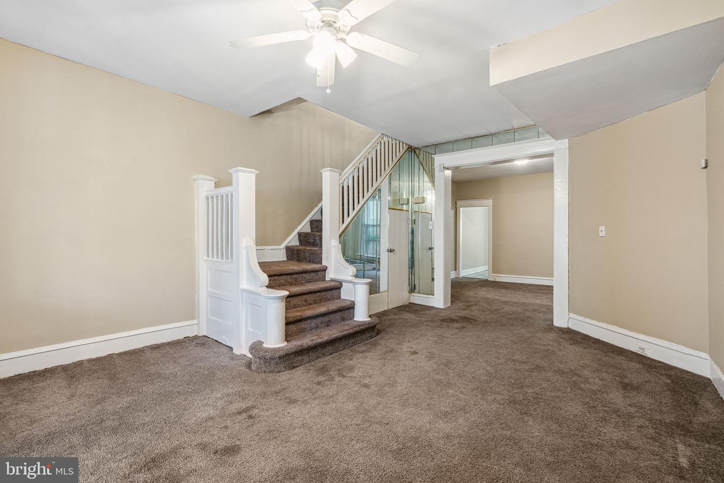 5847 Hadfield St Property Photo 4