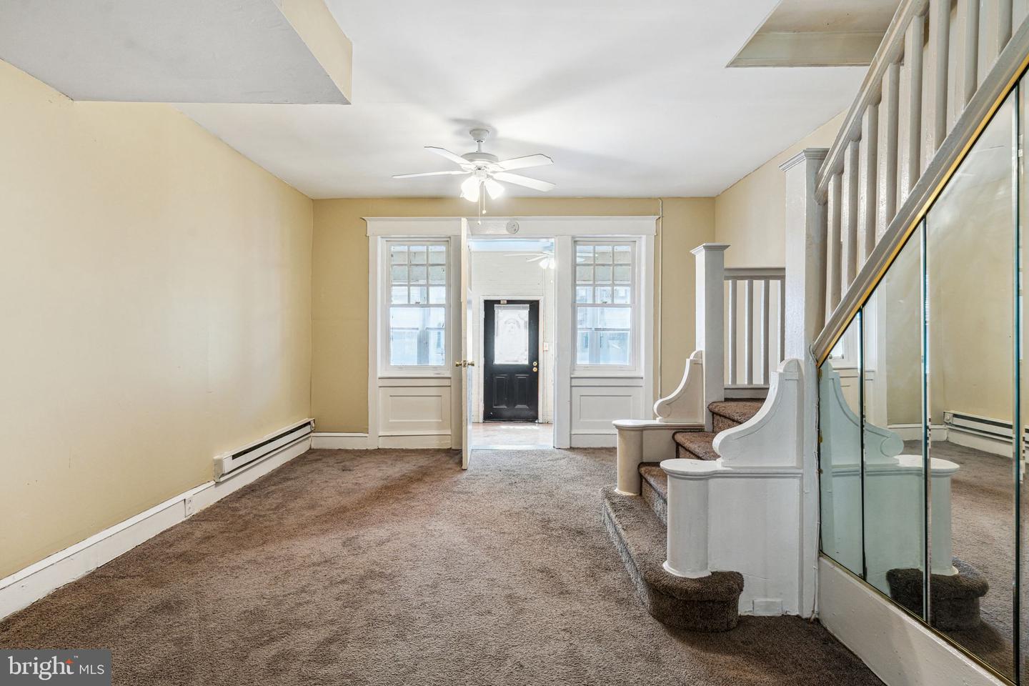 5847 Hadfield St Property Photo 5