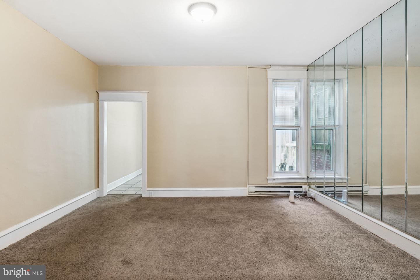 5847 Hadfield St Property Photo 6