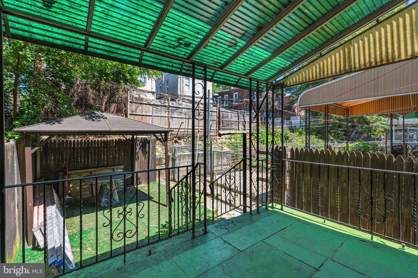5847 Hadfield St Property Photo 11
