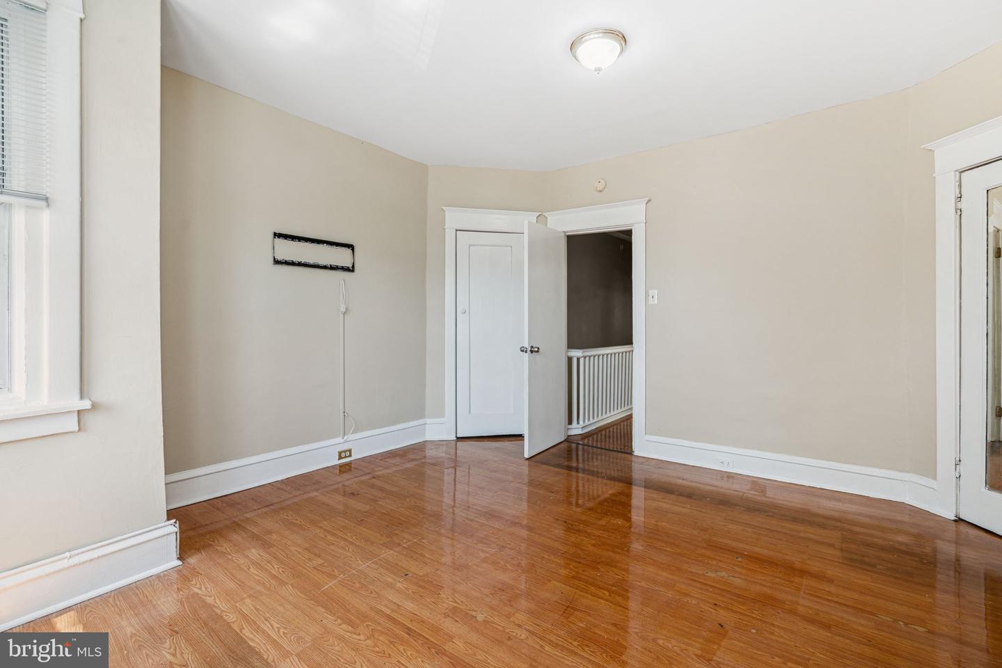 5847 Hadfield St Property Photo 14