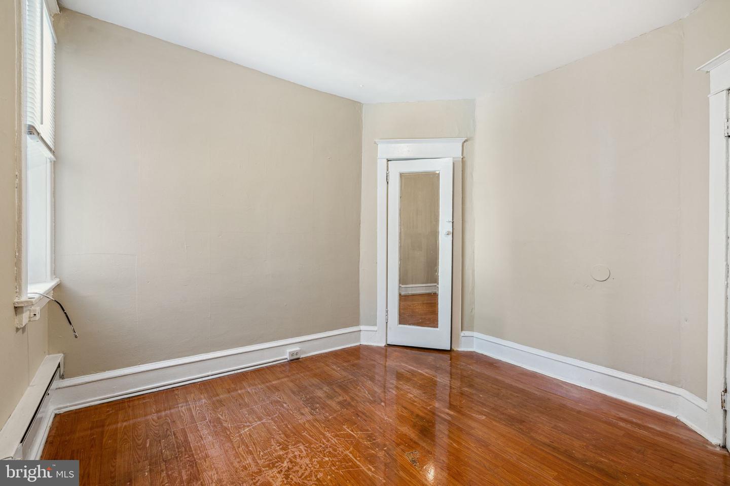 5847 Hadfield St Property Photo 17