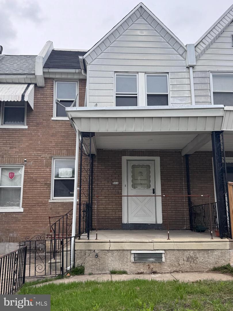 6851 Chester Ave Property Photo 1