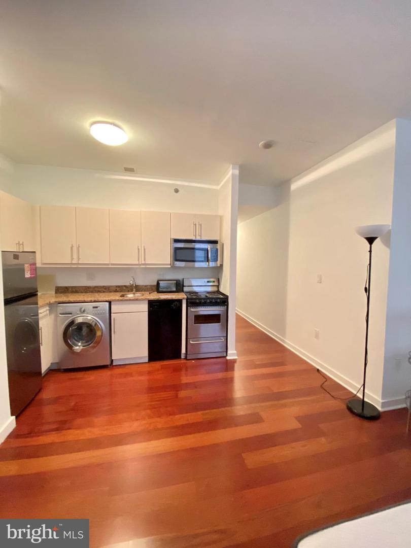 219-29 S 18TH ST #605A Property Photo 1