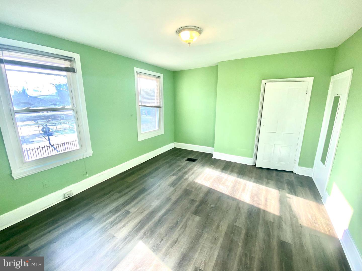 1107 W Colona St Property Photo 2