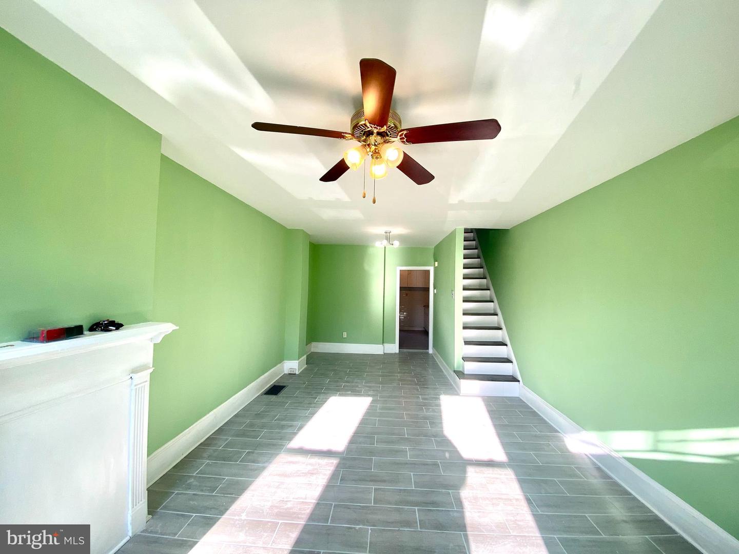 1107 W Colona St Property Photo 9