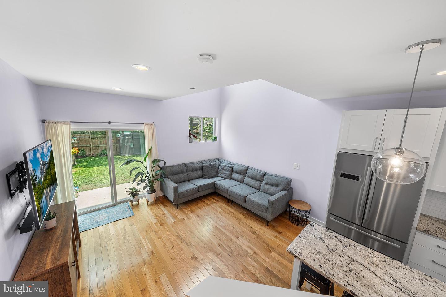 1927 E Cumberland St Property Photo