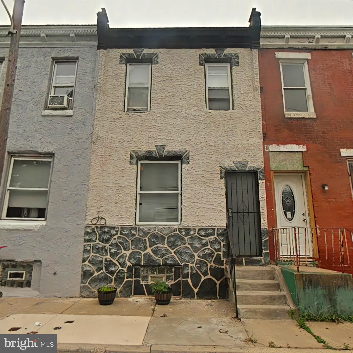 2423 N Newkirk St Property Photo 1