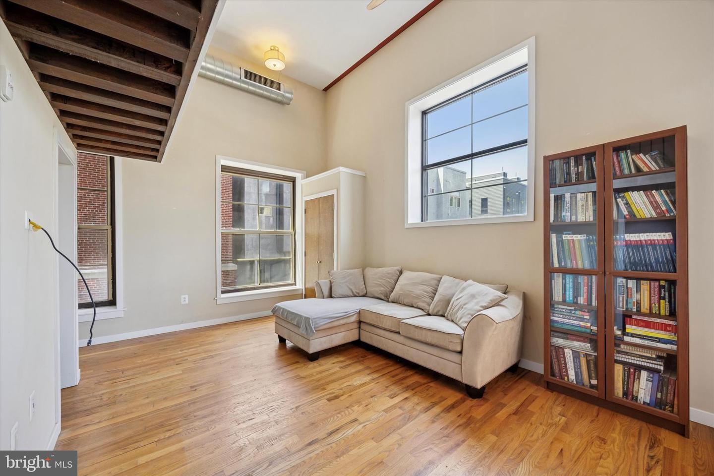 1201-15-15 Fitzwater St #204 Property Photo 5