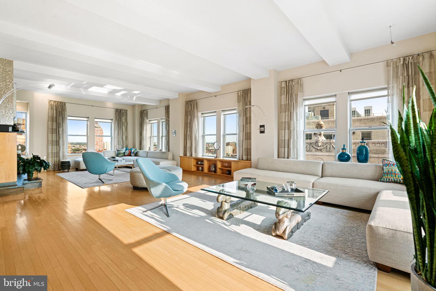 275 S 19th St #penthouse Property Photo