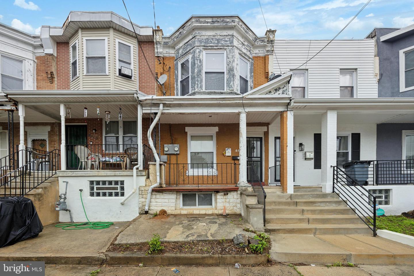 6111 Pine St #apt 2 Property Photo 2