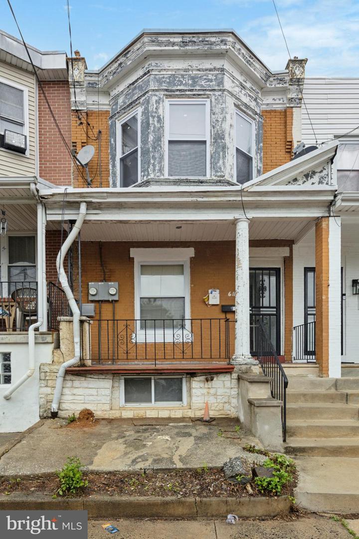 6111 Pine St #apt 2 Property Photo 3