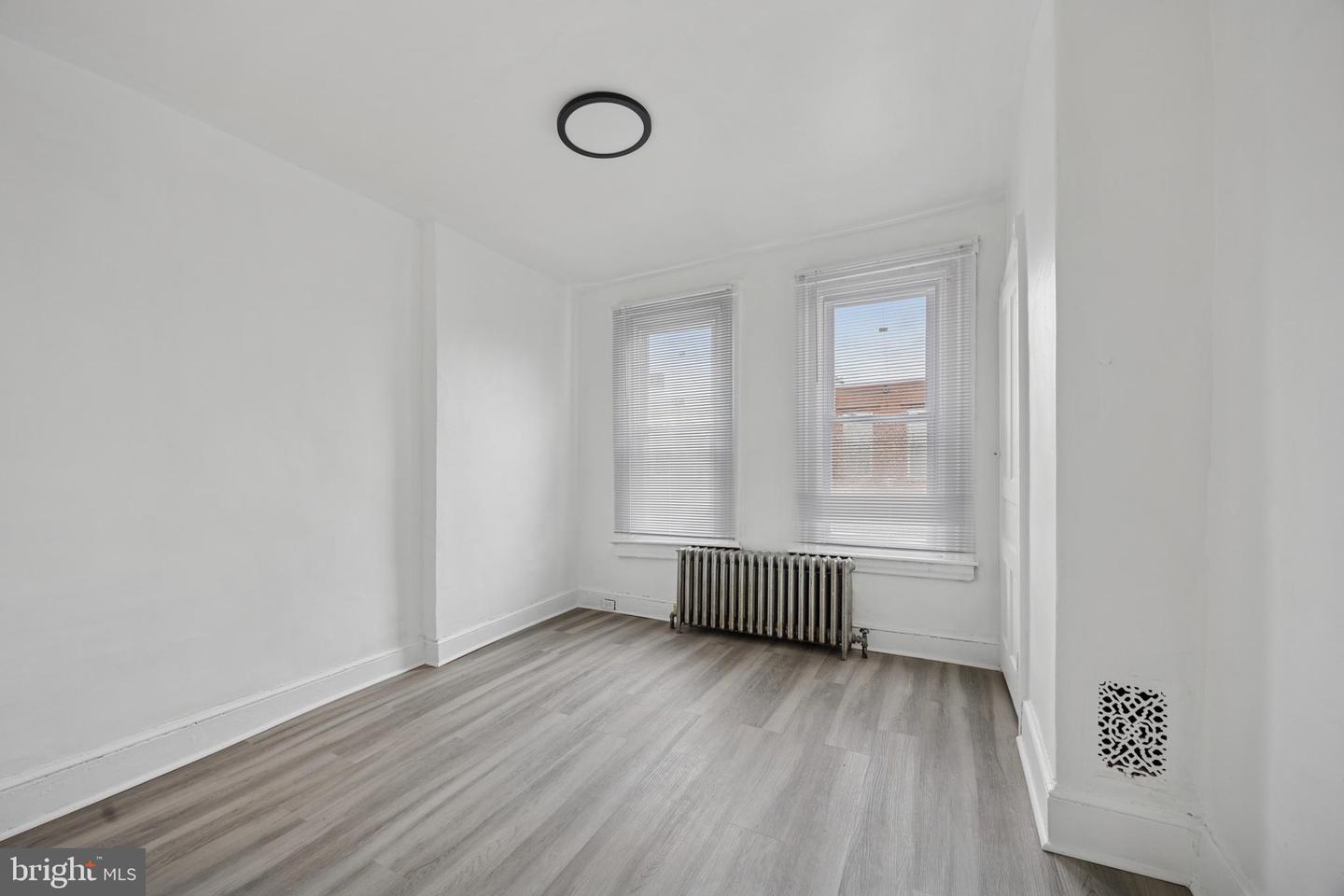 6111 Pine St #apt 2 Property Photo 9