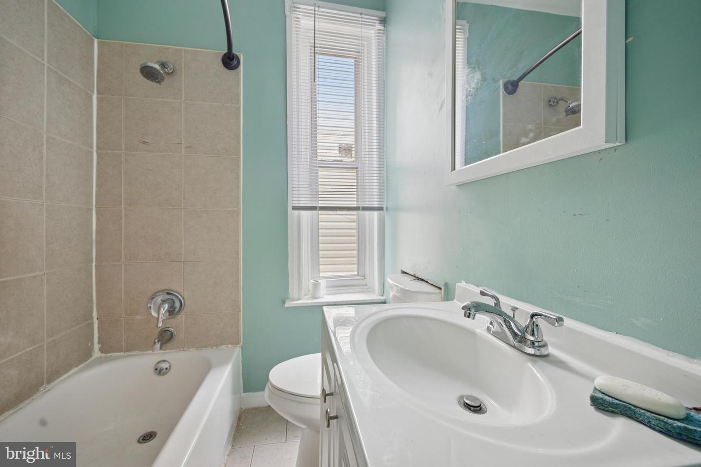 6111 Pine St #apt 2 Property Photo 10