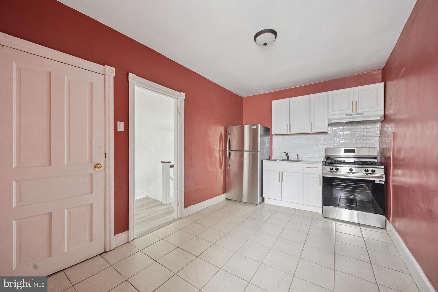6111 Pine St #apt 2 Property Photo 16