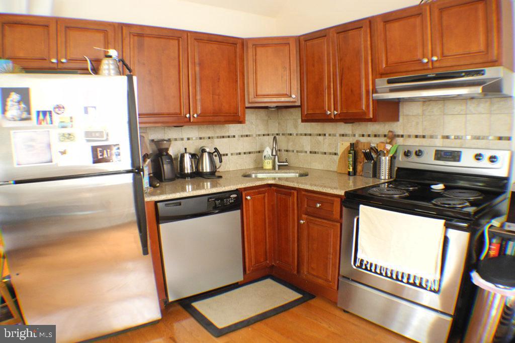 1841 Bainbridge St #2 Property Photo 1