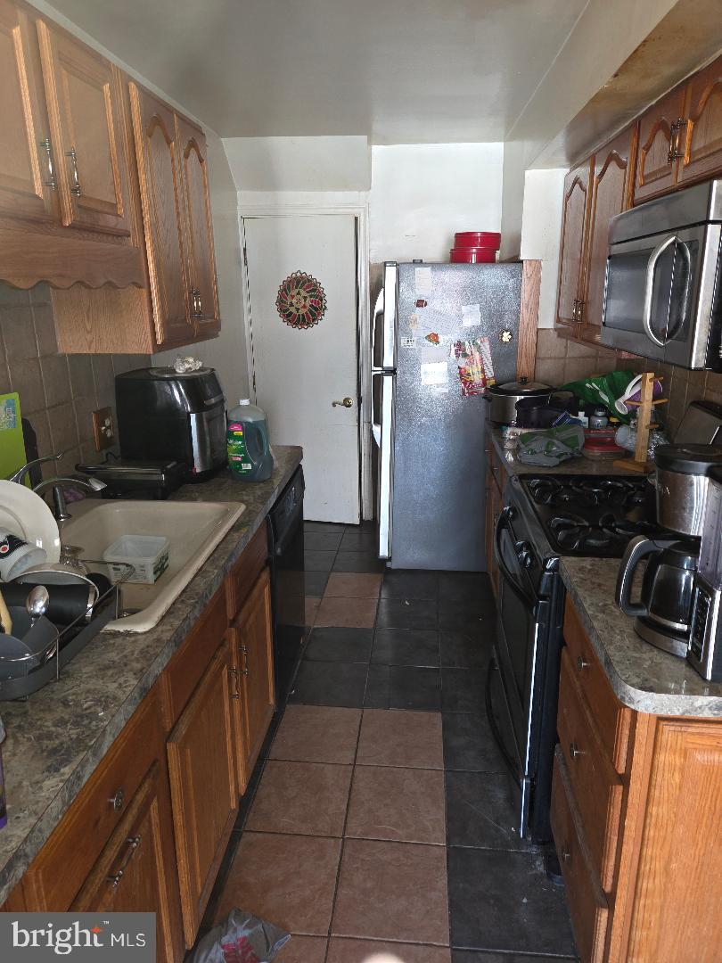 6340 Calvert St Property Photo 5