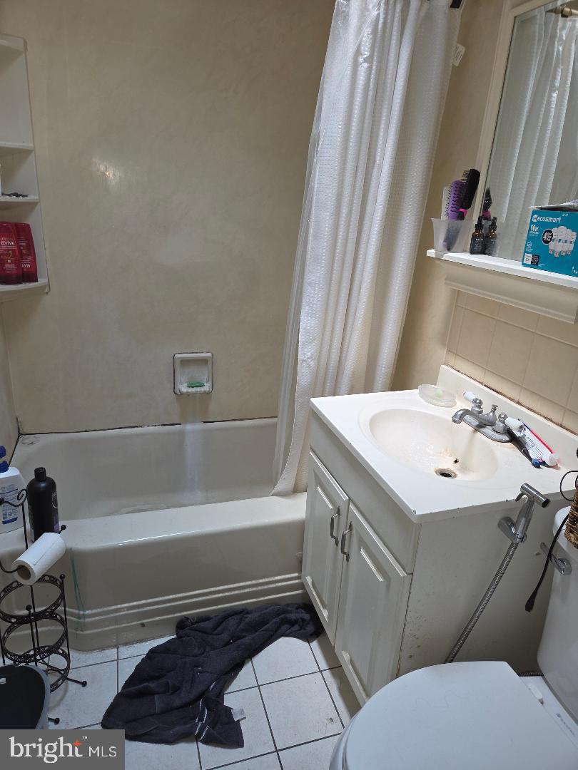 6340 Calvert St Property Photo 9