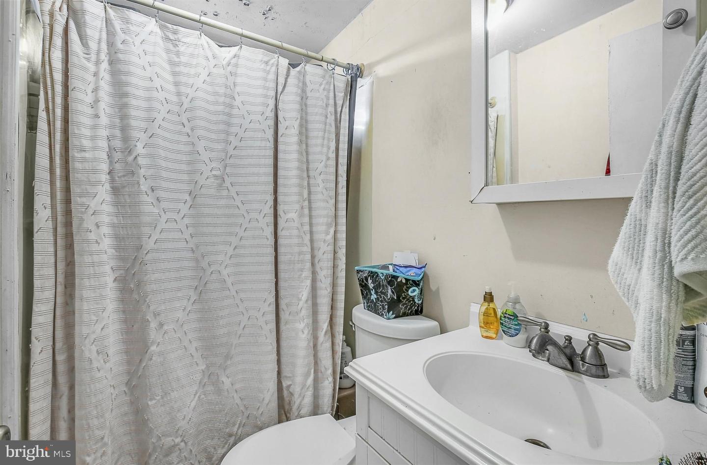 2343 E Huntingdon St Property Photo 9